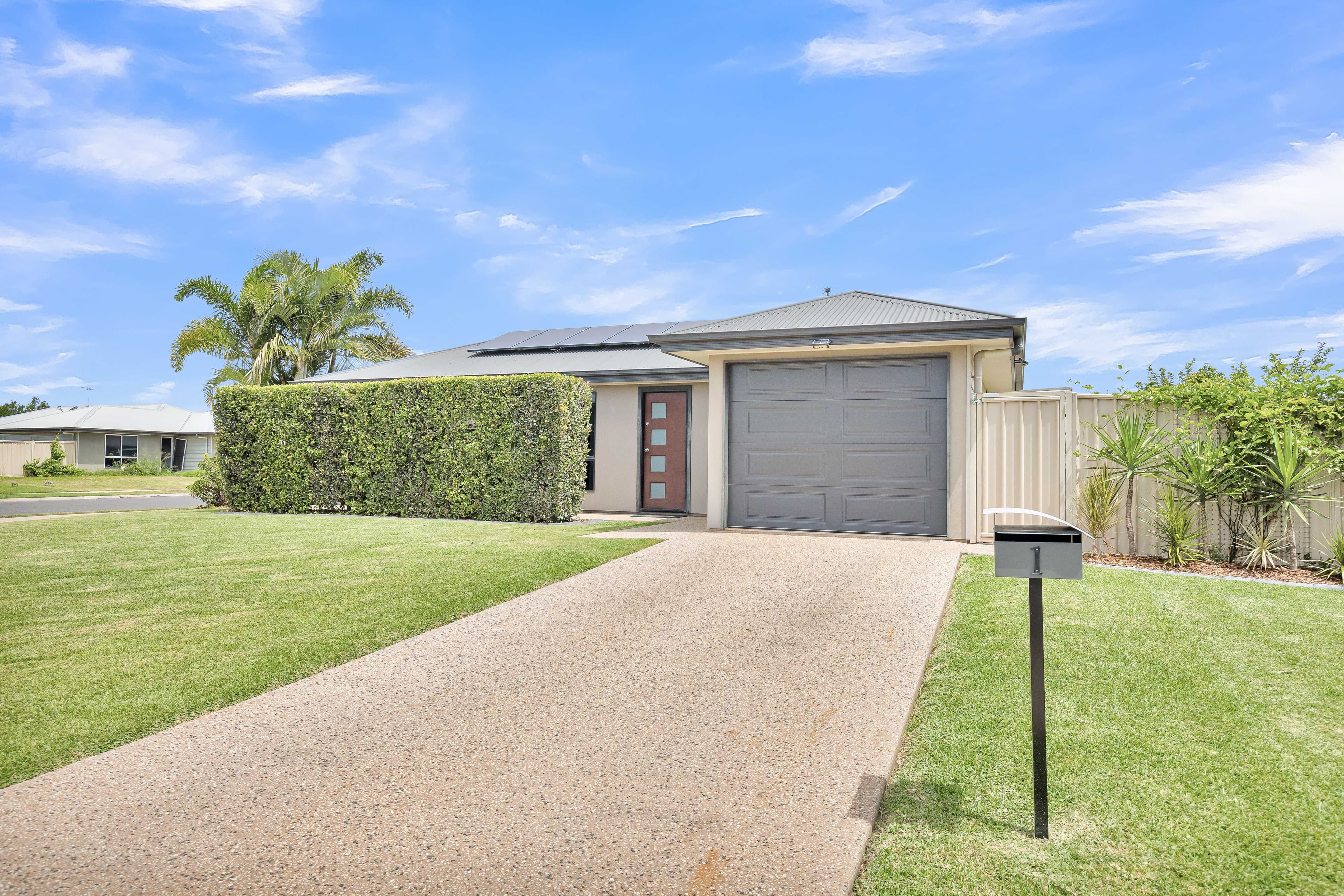 1 Reimers Street, Emerald QLD 4720, Emerald - Thumbnail 2