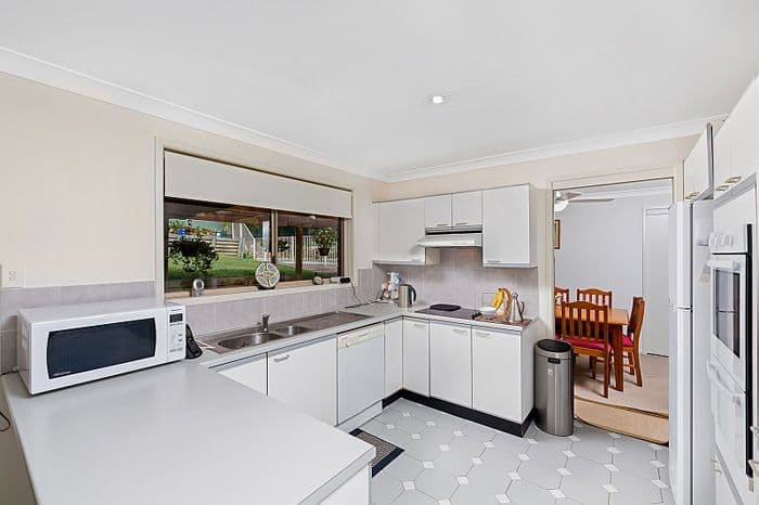 13 Cameron Crescent, KINCUMBER NSW 2251, Kincumber - Thumbnail 6