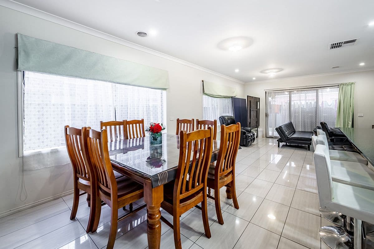 113 Selandra Boulevard, Clyde North VIC 3978, Clyde North - Thumbnail 4