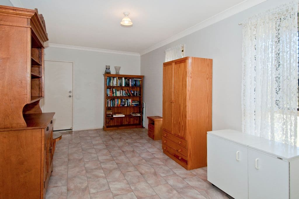 121 Mattocks Road, Burleigh Waters QLD 4220, Burleigh Waters - Thumbnail 2
