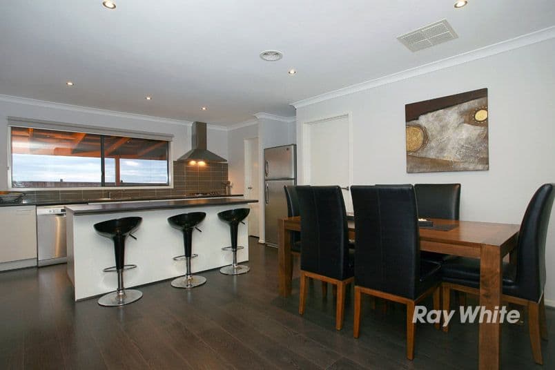 28 Bayley Place, CRANBOURNE WEST VIC 3977, Cranbourne West - Thumbnail 4