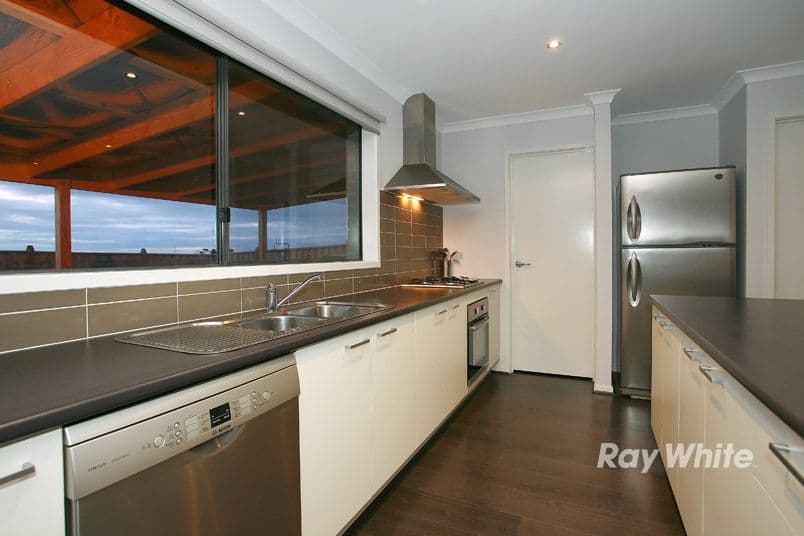 28 Bayley Place, CRANBOURNE WEST VIC 3977, Cranbourne West - Thumbnail 8