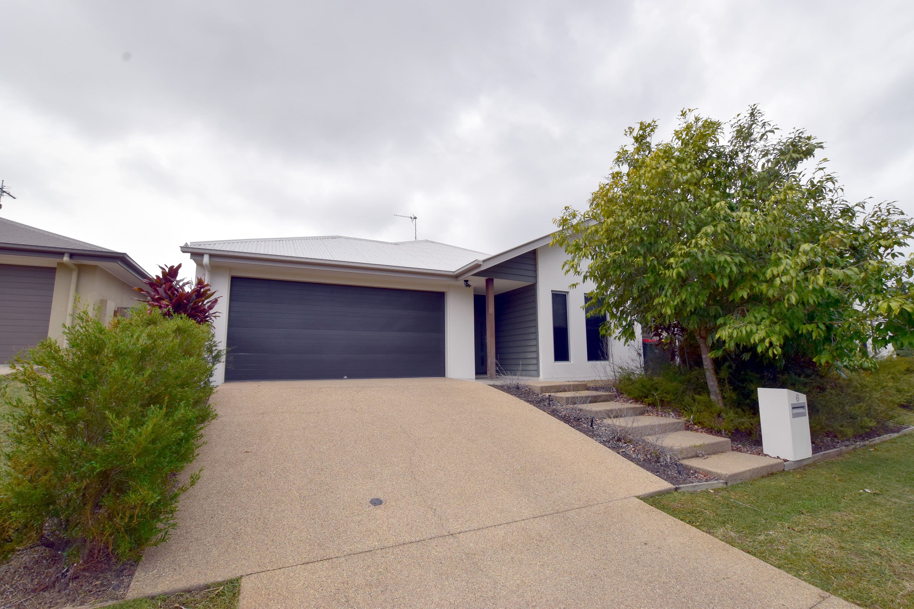 6 Boonderee Place,, New Auckland QLD 4680, New Auckland - Image 1
