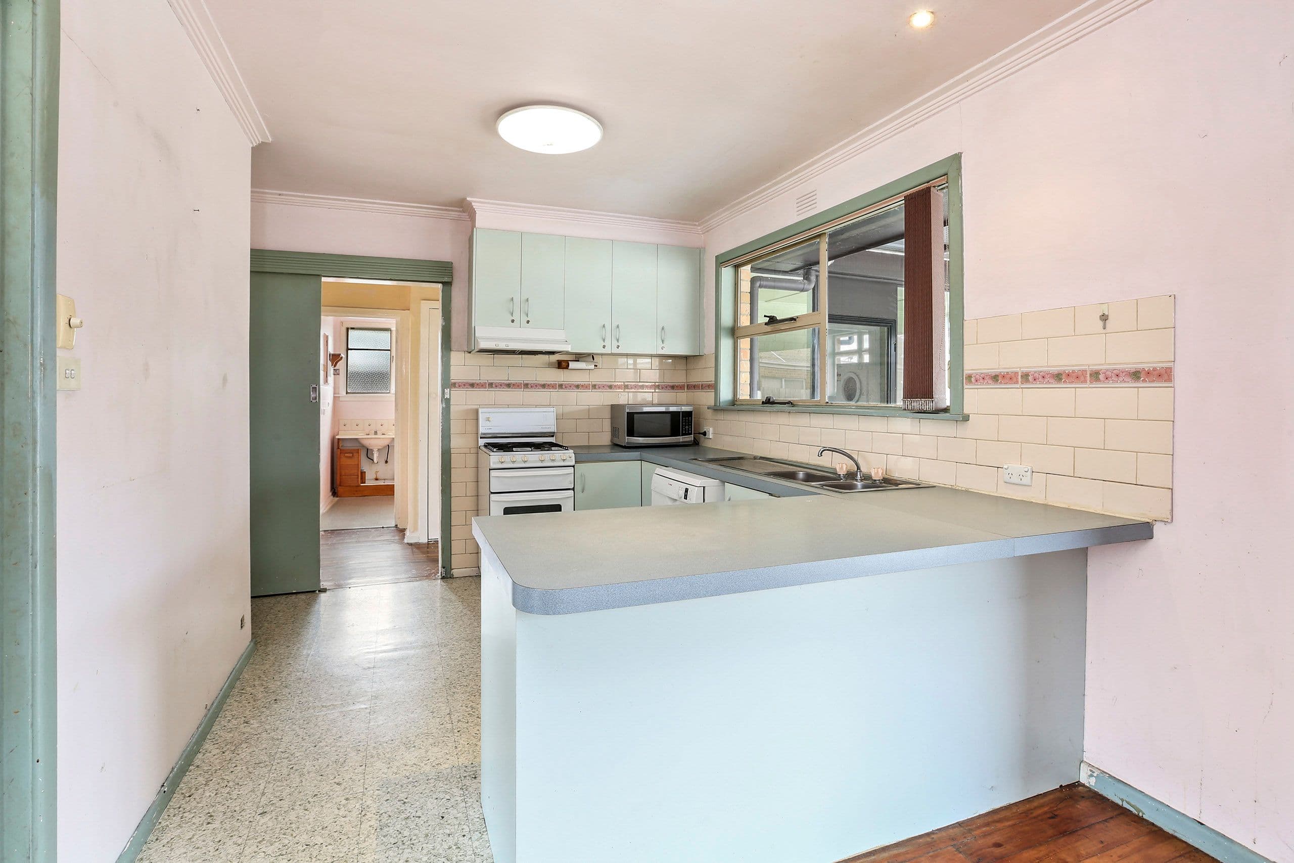 13 Pine Avenue, North Shore VIC 3214, North Shore - Thumbnail 4