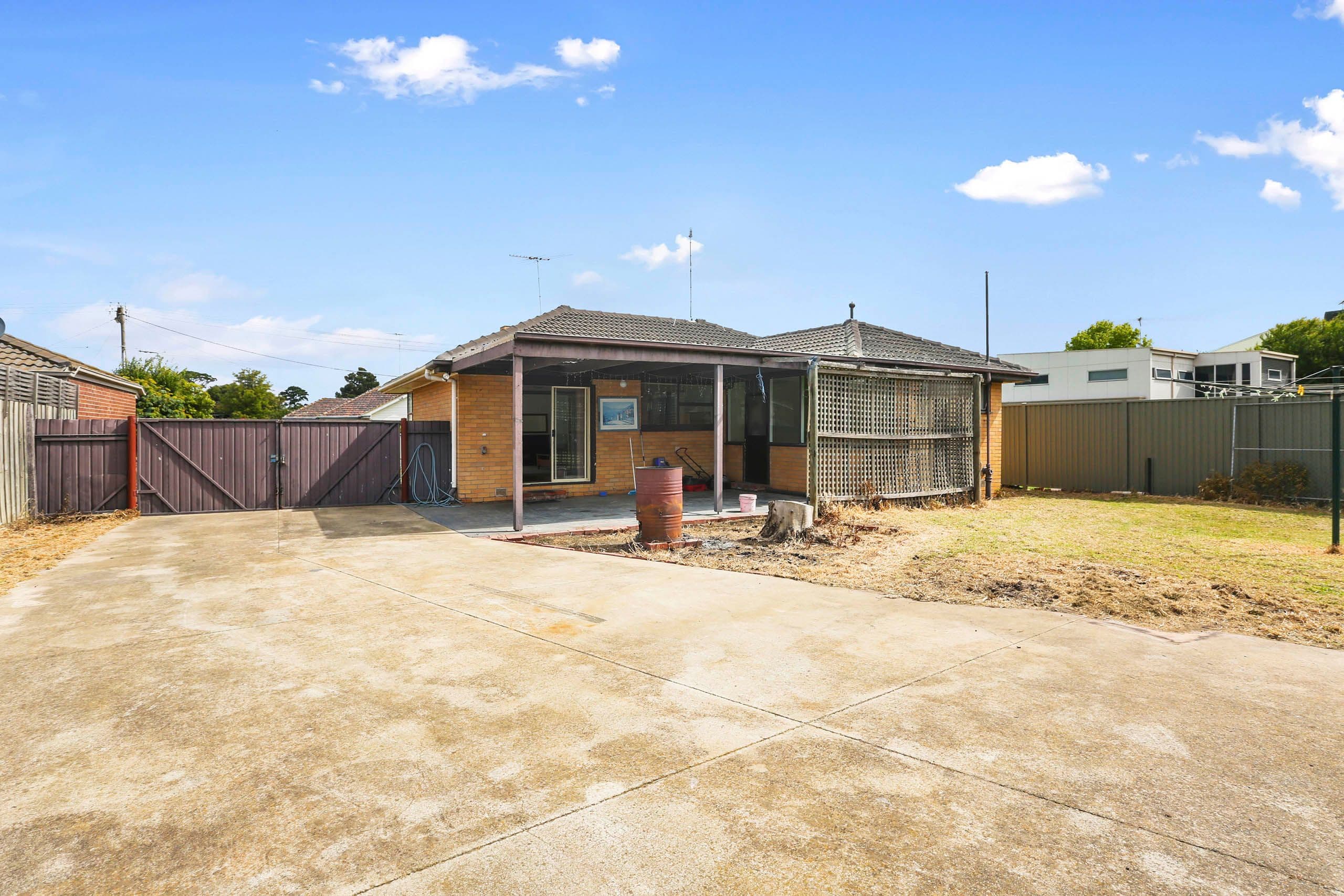 13 Pine Avenue, North Shore VIC 3214, North Shore - Thumbnail 8