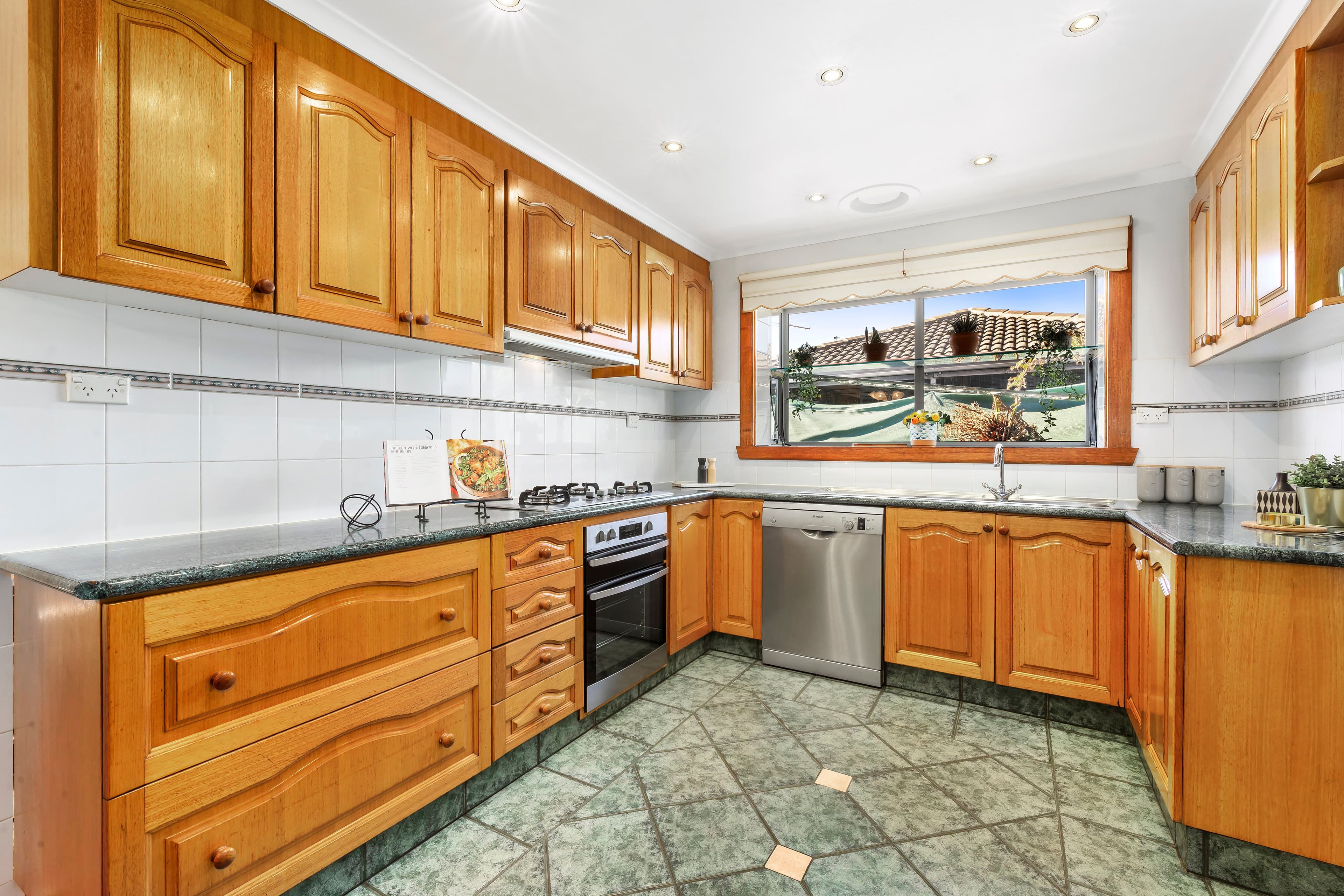 11 Gloaming Court, Mill Park VIC 3082, Mill Park - Thumbnail 2