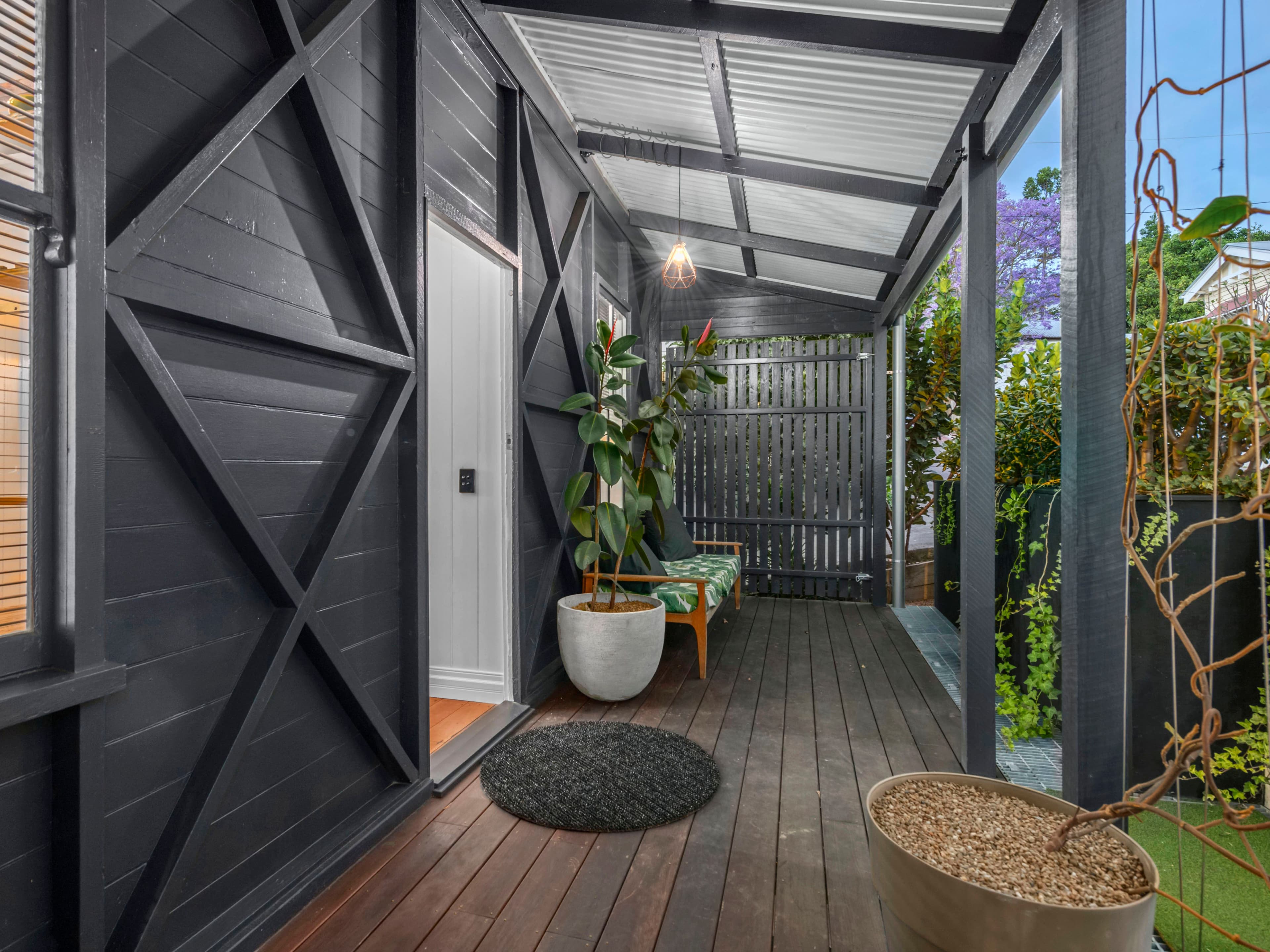 17 Hove Street, Highgate Hill QLD 4101, Highgate Hill - Thumbnail 3