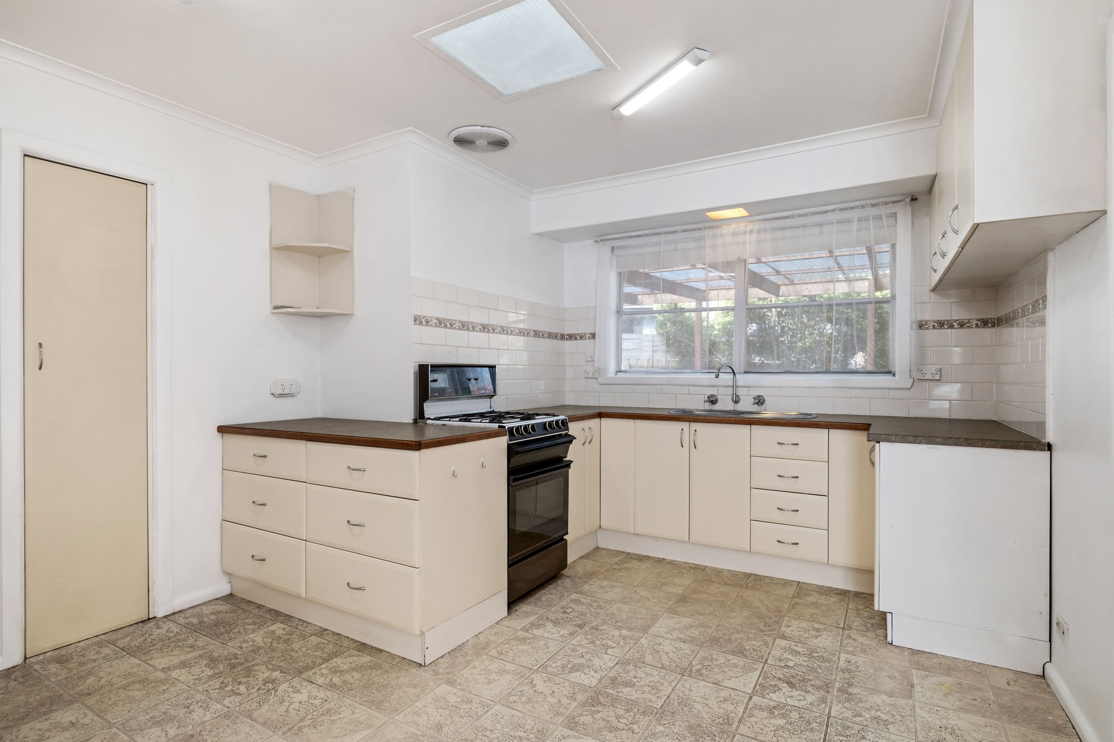 51 Thomas Street, Croydon South VIC 3136, Croydon South - Thumbnail 4