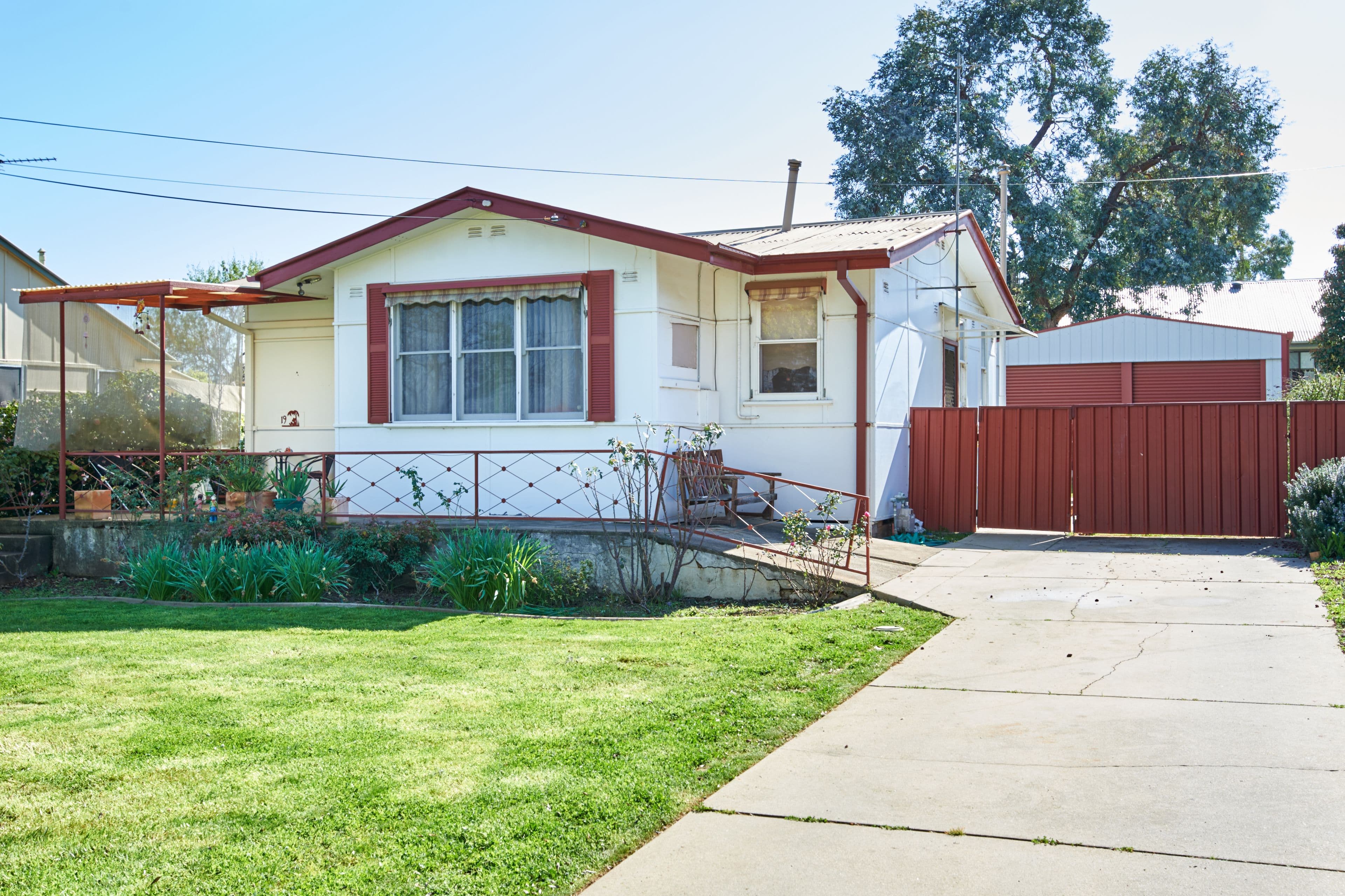 19 Castlereagh Avenue, Mount Austin - Image 1