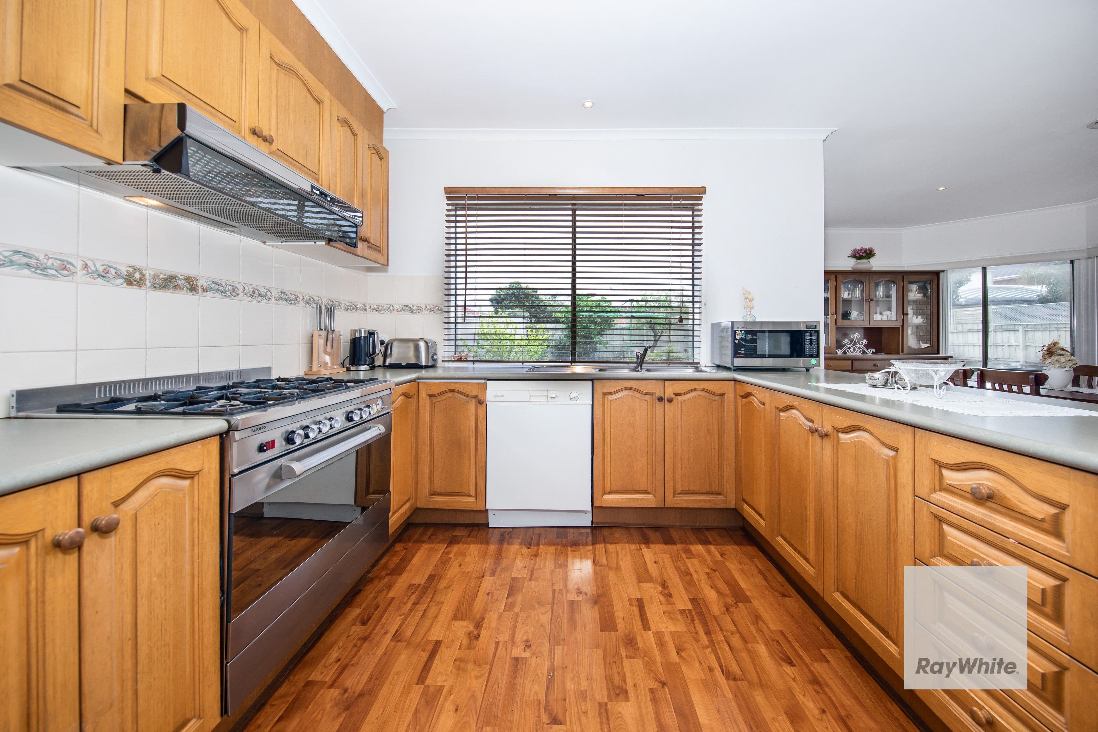 31 Wolviston Avenue, Hillside VIC 3037, Hillside - Thumbnail 6