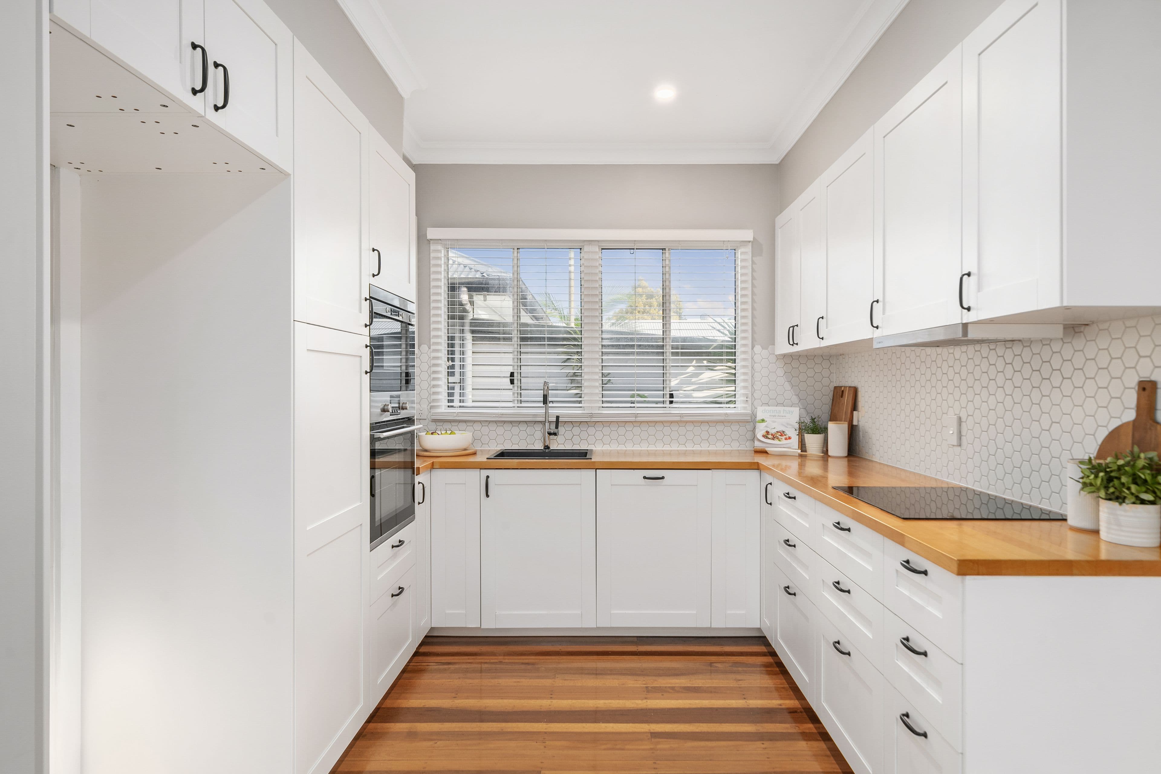7 Bell Street, Woody Point QLD 4019, Woody Point - Thumbnail 5