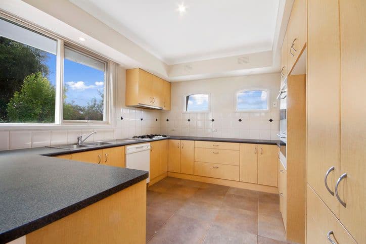 33 Astley Street, TEMPLESTOWE LOWER VIC 3107, Templestowe Lower - Thumbnail 4