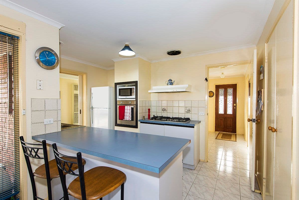 12 Bamboo Court, MILL PARK VIC 3082, Mill Park - Thumbnail 2