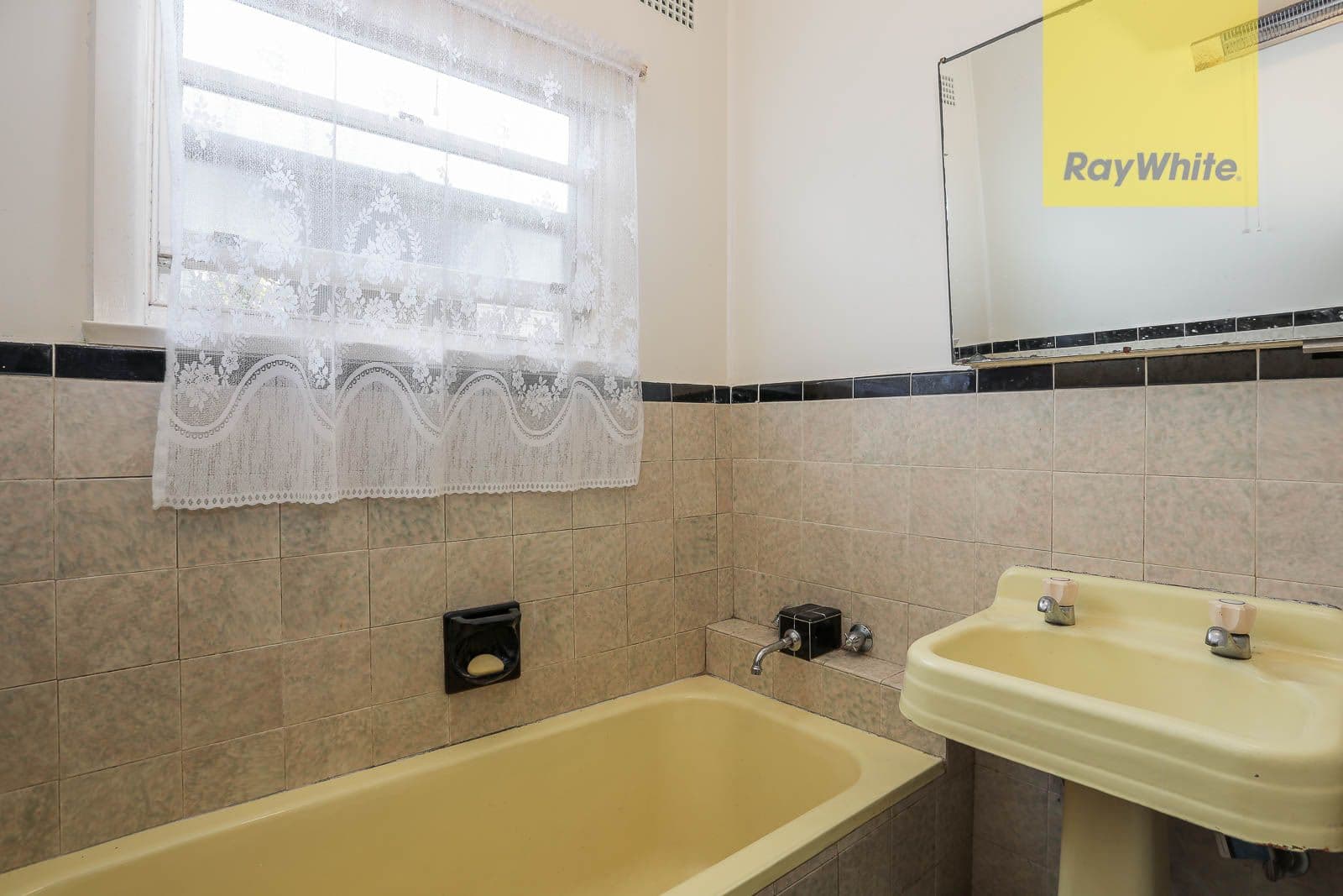13 Grand Avenue, Westmead - Thumbnail 5