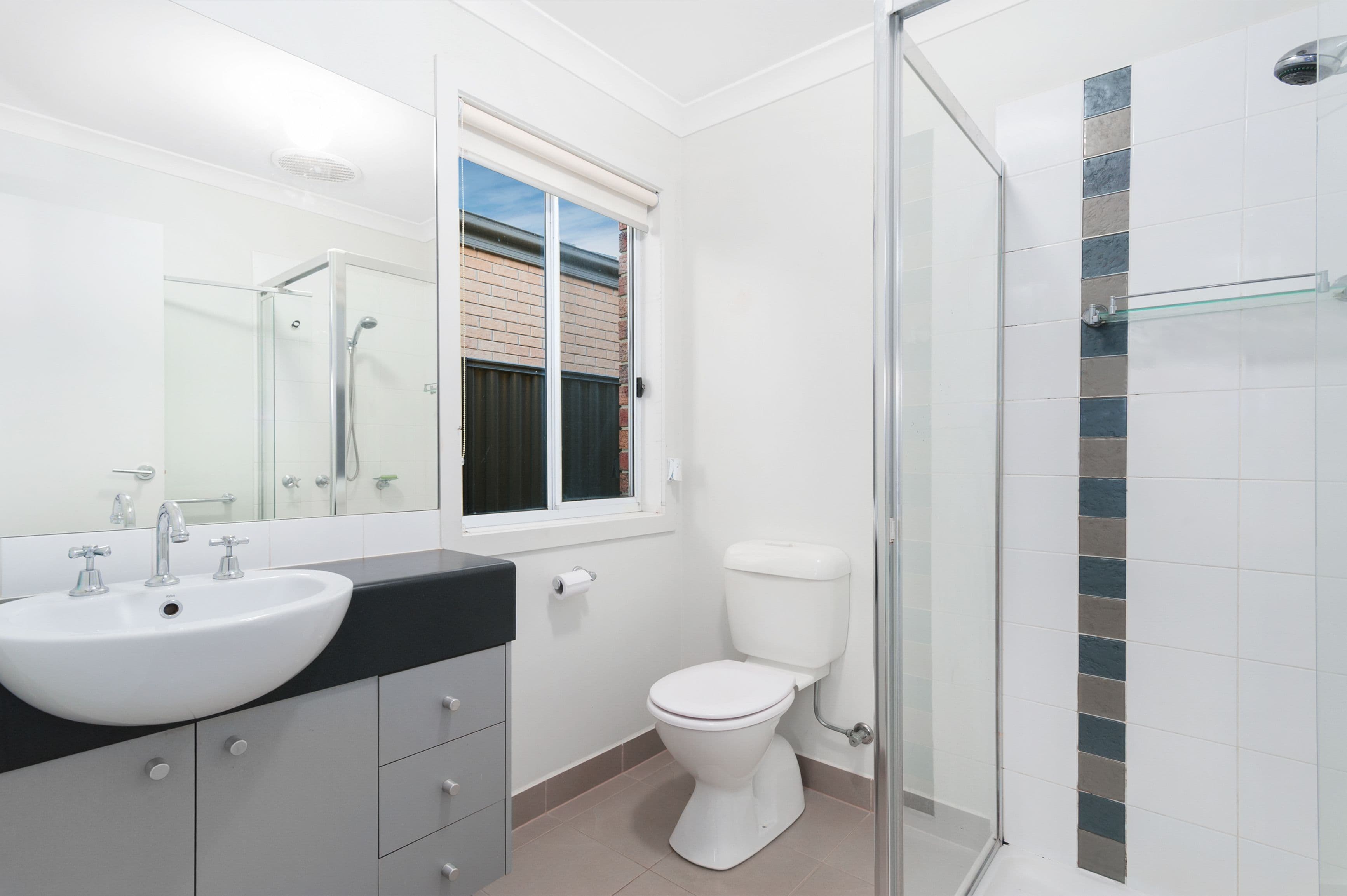 8 Persimmon Lane, Pakenham VIC 3810, Pakenham - Thumbnail 3