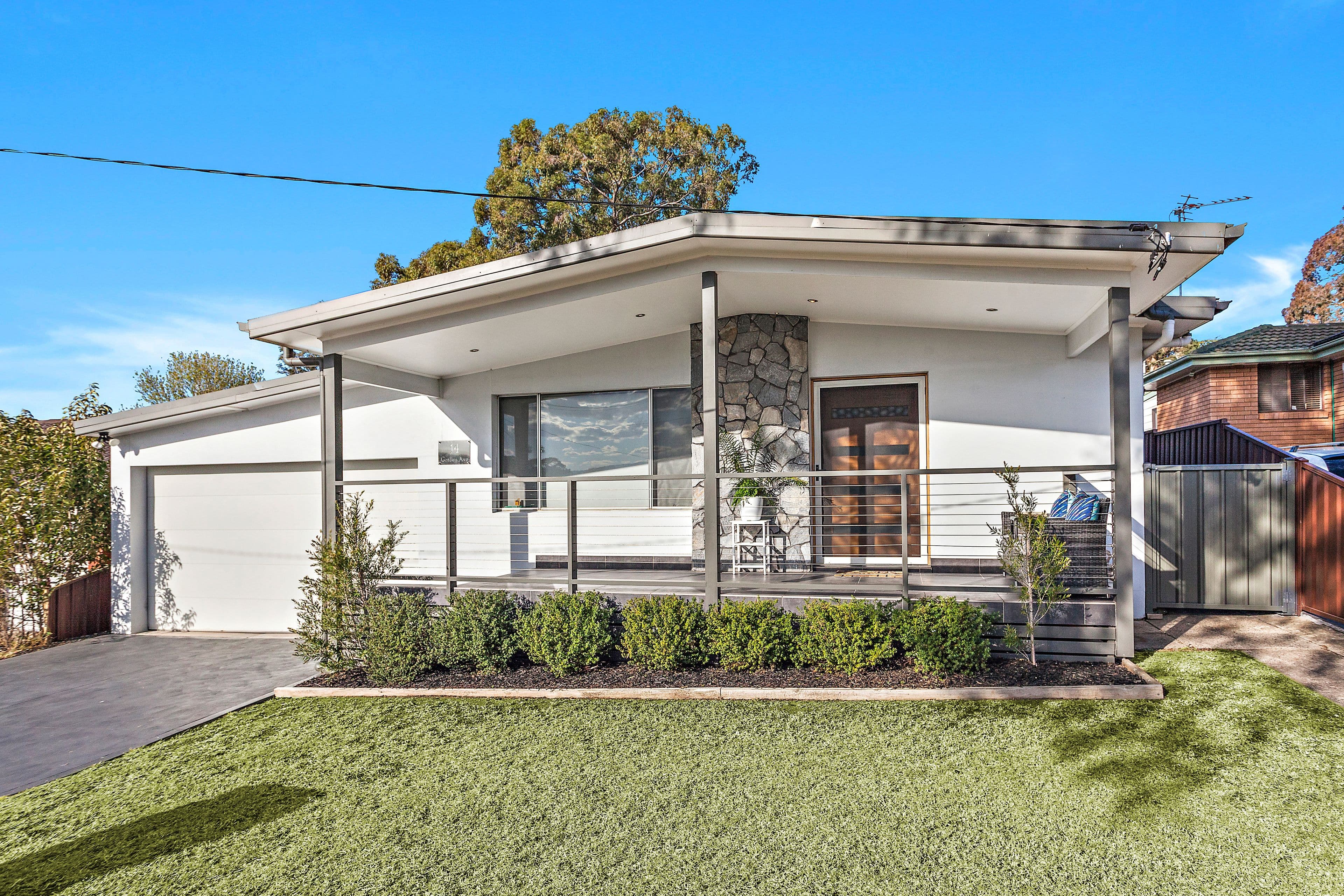 14 Gordon Avenue, Oak Flats - Image 1