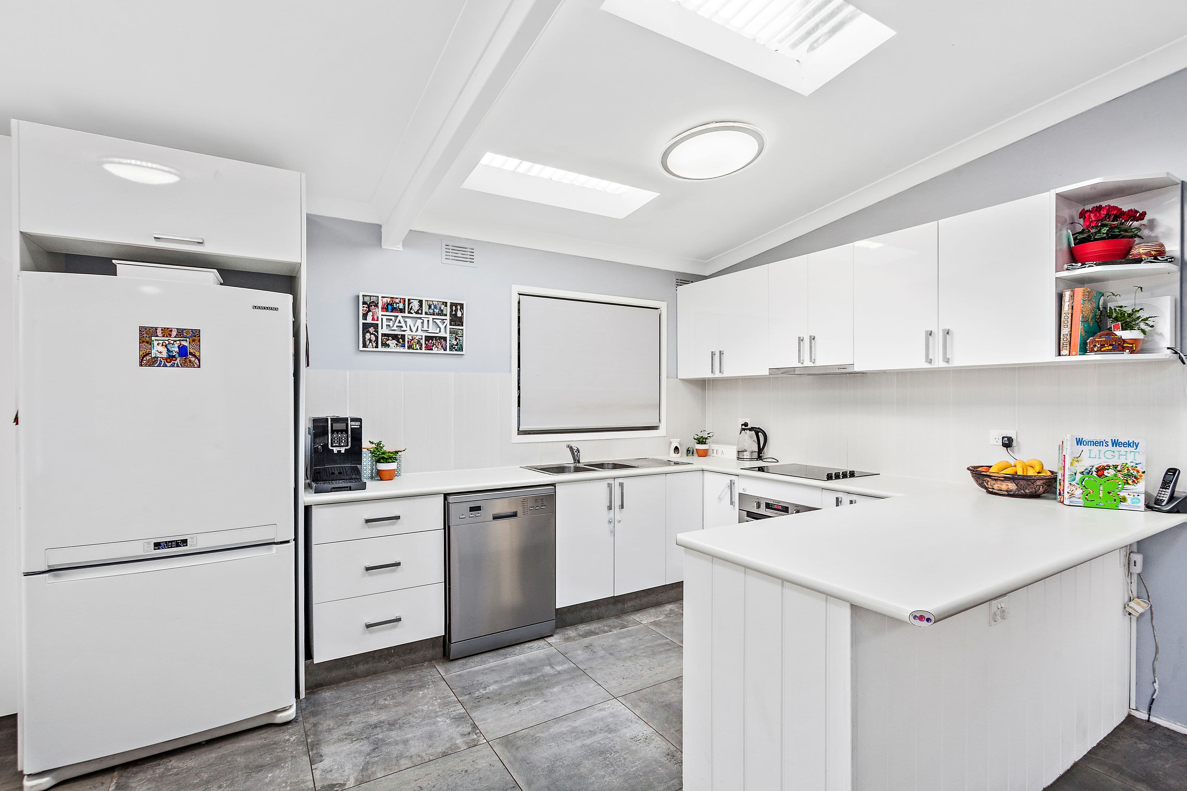14 Gordon Avenue, Oak Flats - Thumbnail 2