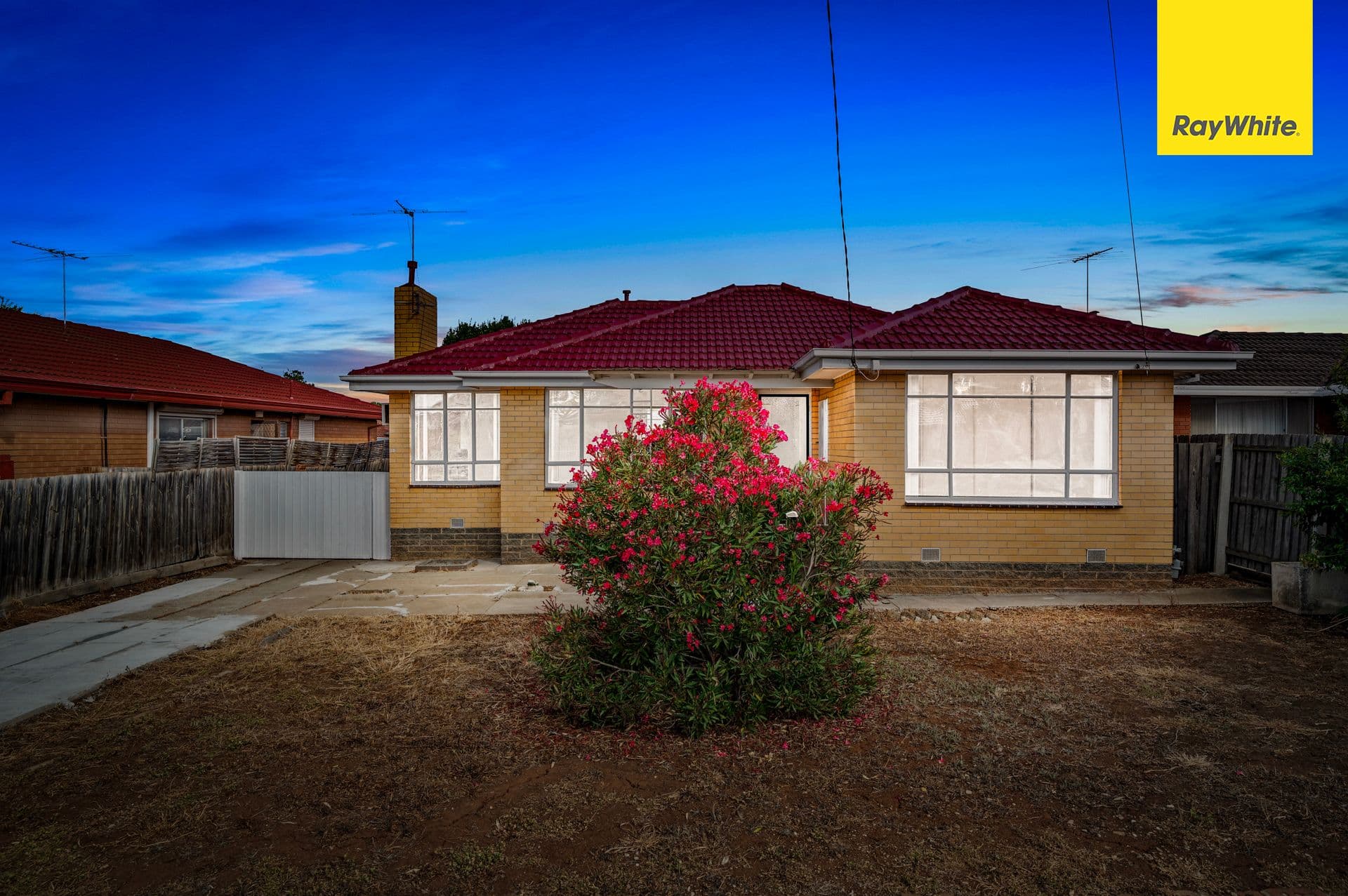 13 Curlew Close, Melton VIC 3337, Melton - Thumbnail 2