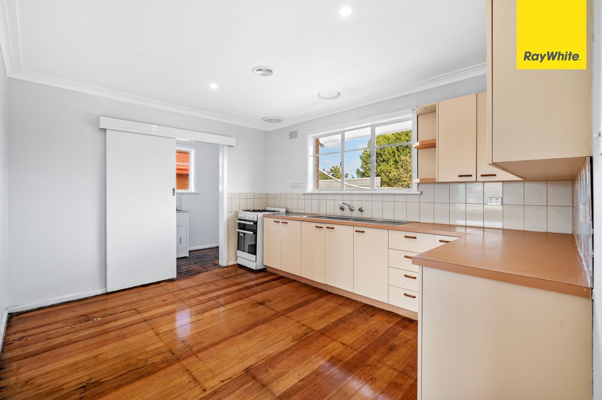 13 Curlew Close, Melton VIC 3337, Melton - Thumbnail 5