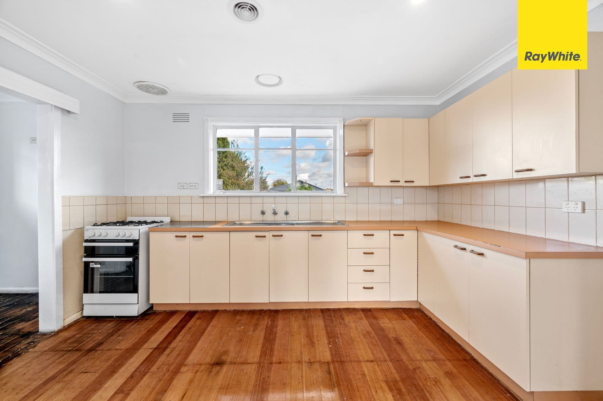 13 Curlew Close, Melton VIC 3337, Melton - Thumbnail 6