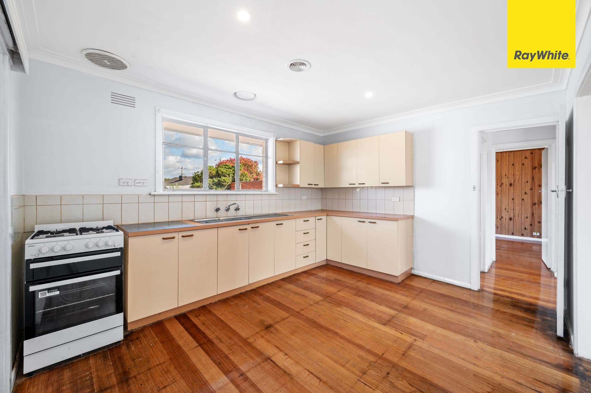 13 Curlew Close, Melton VIC 3337, Melton - Thumbnail 7