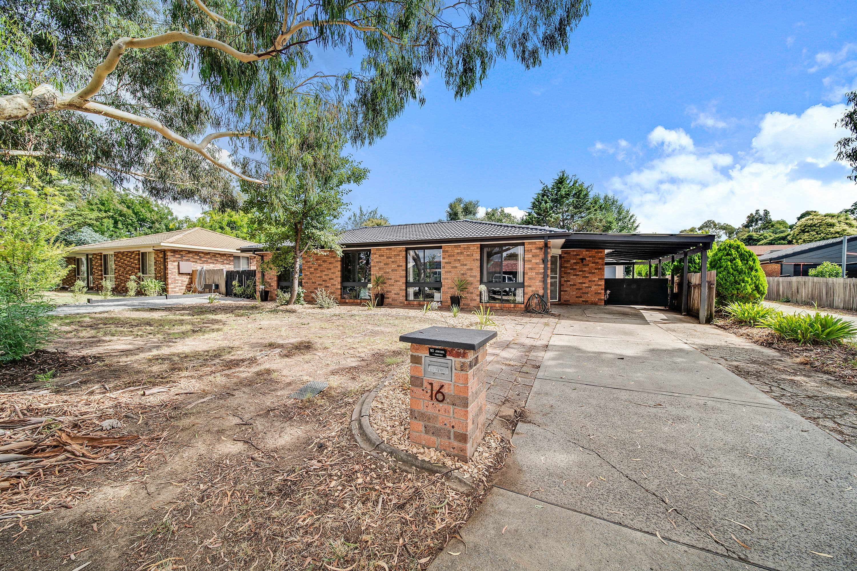 16 Woodfull Loop, Gordon ACT 2906, Gordon - Image 1