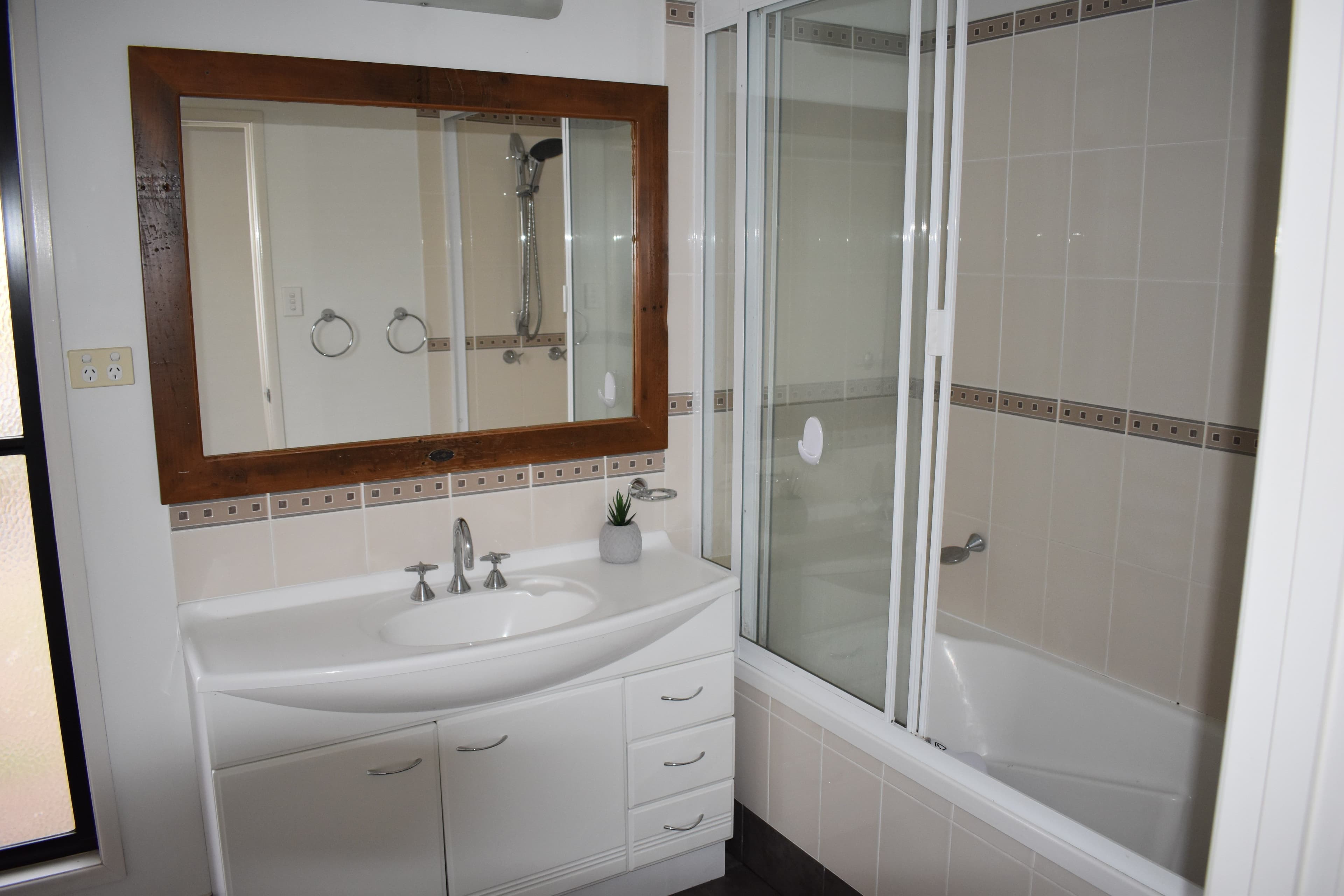 7 Pritchard Road, Emerald QLD 4720, Emerald - Thumbnail 7