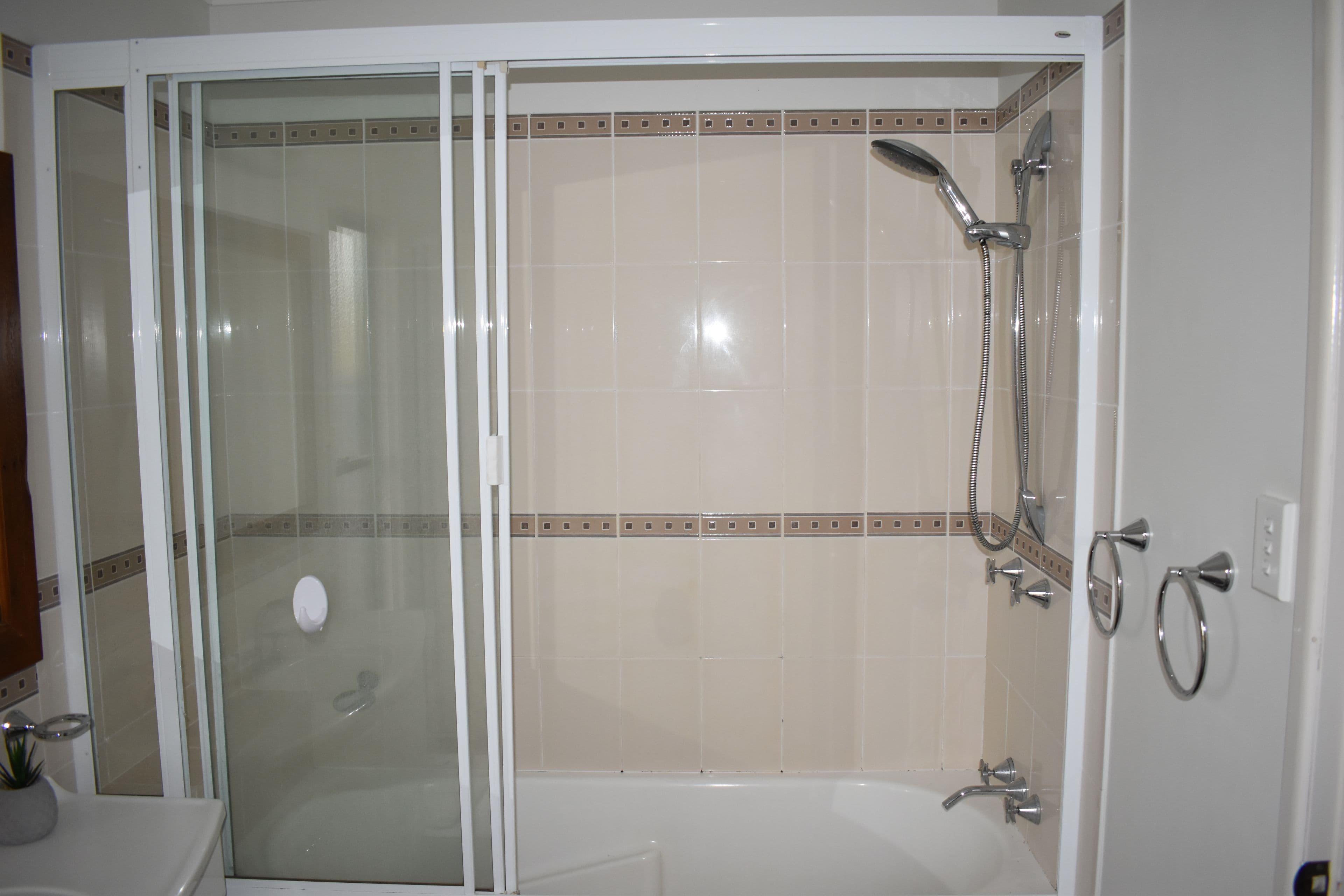 7 Pritchard Road, Emerald QLD 4720, Emerald - Thumbnail 8