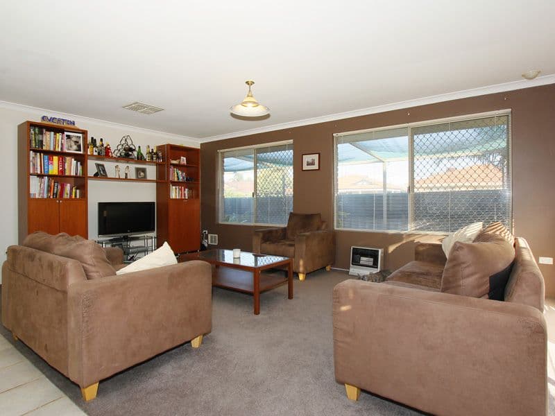 2 Carbla Court, BALLAJURA WA 6066, Ballajura - Thumbnail 2
