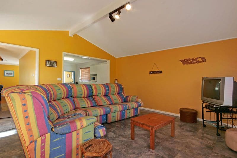 10 Jones Avenue, MOLLYMOOK NSW 2539, Mollymook Beach - Thumbnail 6