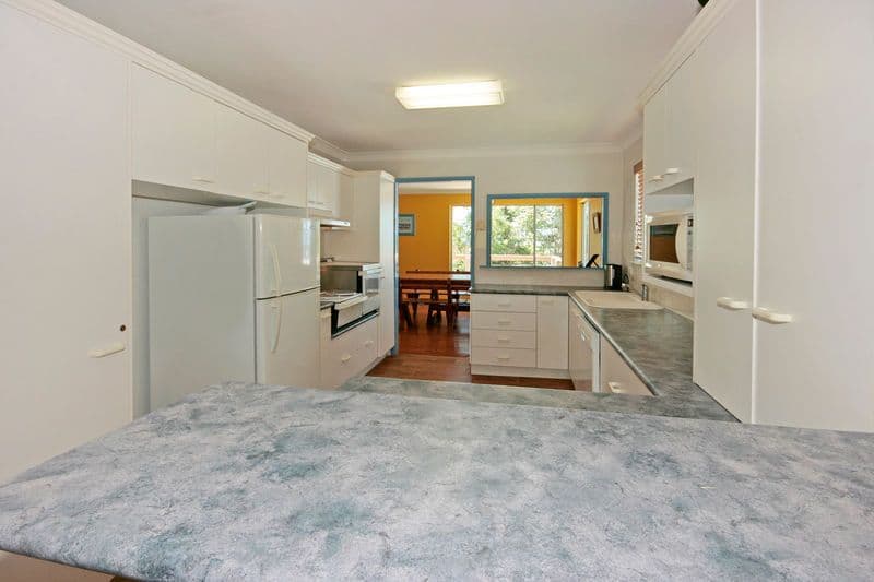 10 Jones Avenue, MOLLYMOOK NSW 2539, Mollymook Beach - Thumbnail 7