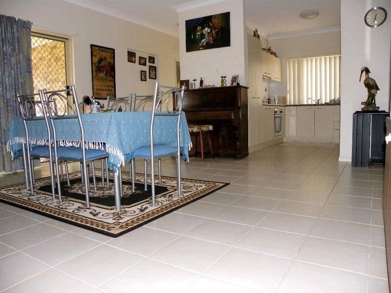 5 Hinterwood Court, EDENS LANDING QLD 4207, Edens Landing - Thumbnail 2