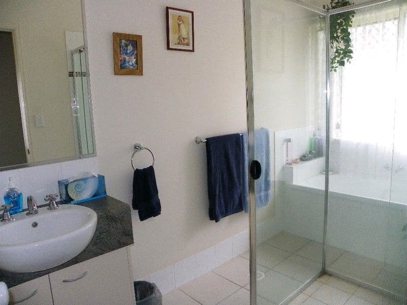 5 Hinterwood Court, EDENS LANDING QLD 4207, Edens Landing - Thumbnail 8
