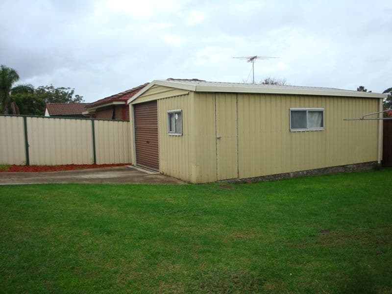 2 Denbern Street, BOSSLEY PARK NSW 2176, Bossley Park - Thumbnail 2