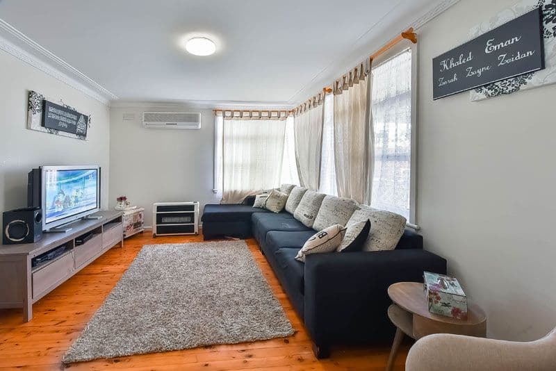 28 Richmond Crescent, Campbelltown - Thumbnail 2