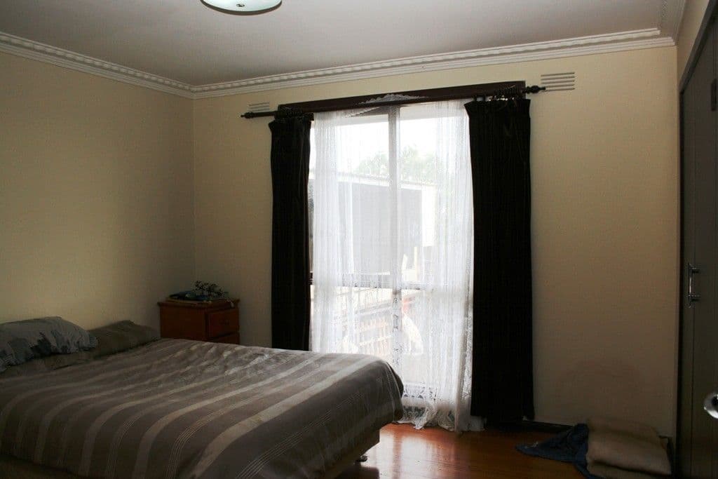 1 Gillespie Road, ST ALBANS VIC 3021, St Albans - Thumbnail 4