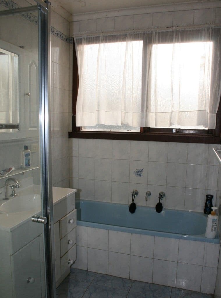 1 Gillespie Road, ST ALBANS VIC 3021, St Albans - Thumbnail 5