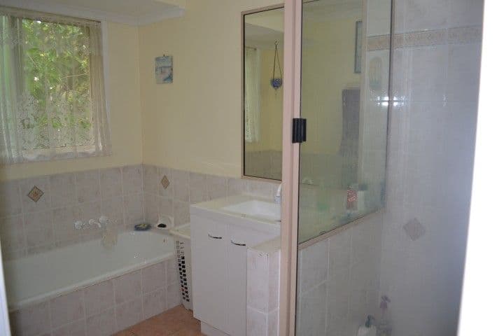 26 Clarance Drive, NEW AUCKLAND QLD 4680, New Auckland - Thumbnail 5