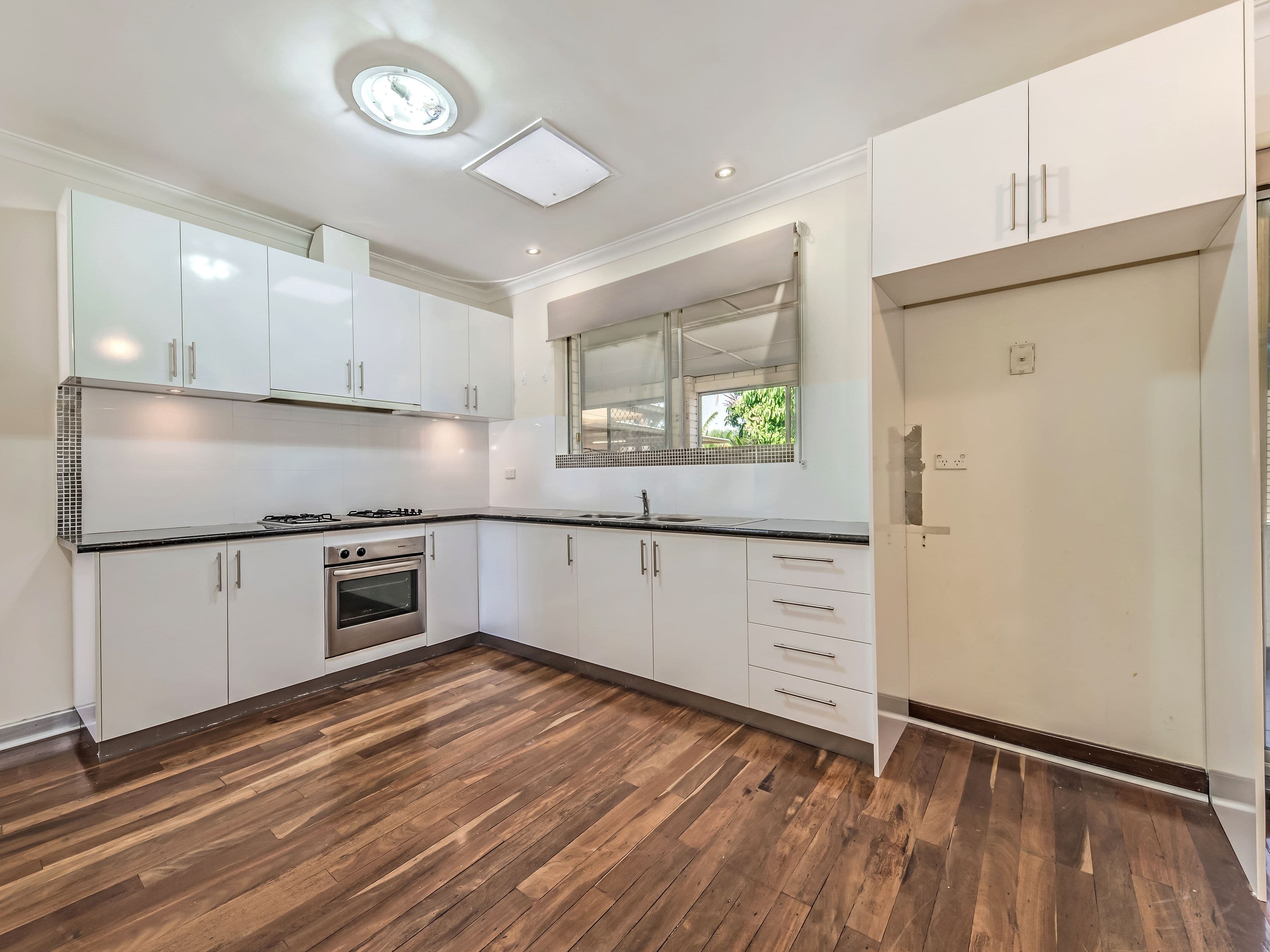 16 Grinstead Way, Balga WA 6061, Balga - Thumbnail 7