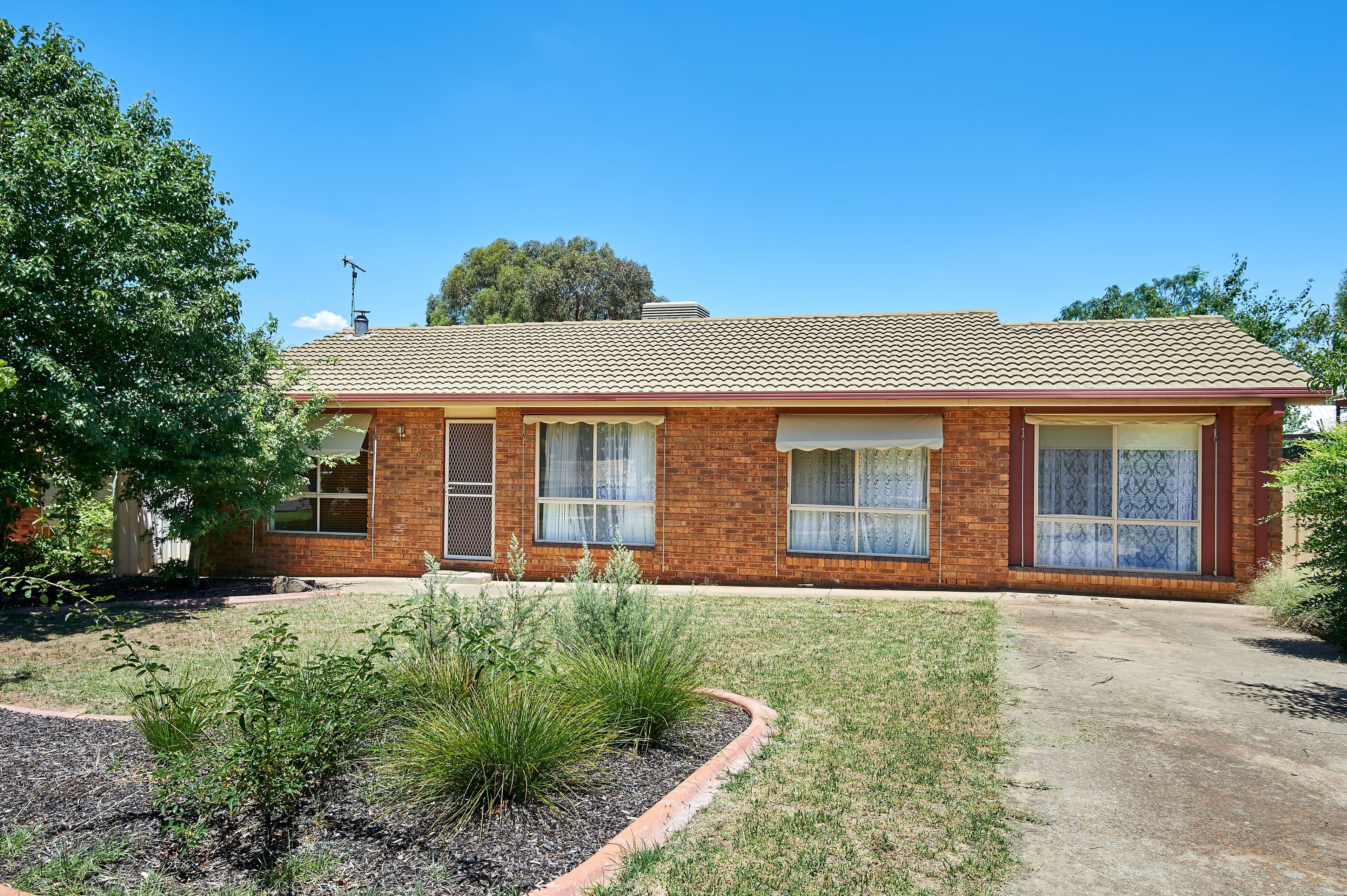 66 Pugsley Avenue, Estella - Image 1