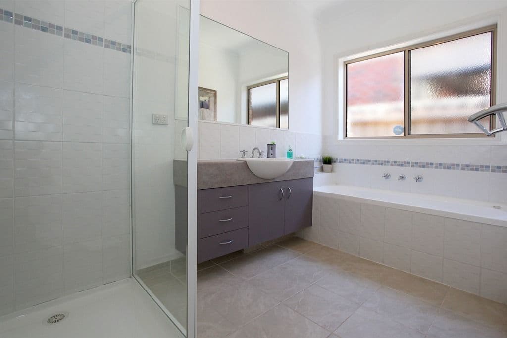 12 McCauley Street, POINT COOK VIC 3030, Point Cook - Thumbnail 4