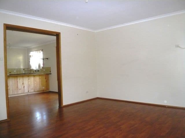 15 Geddes Avenue, CLARE SA 5453, Clare - Thumbnail 3