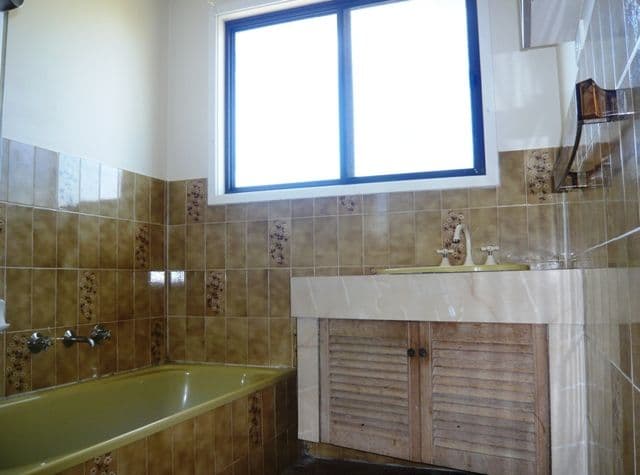 15 Geddes Avenue, CLARE SA 5453, Clare - Thumbnail 7