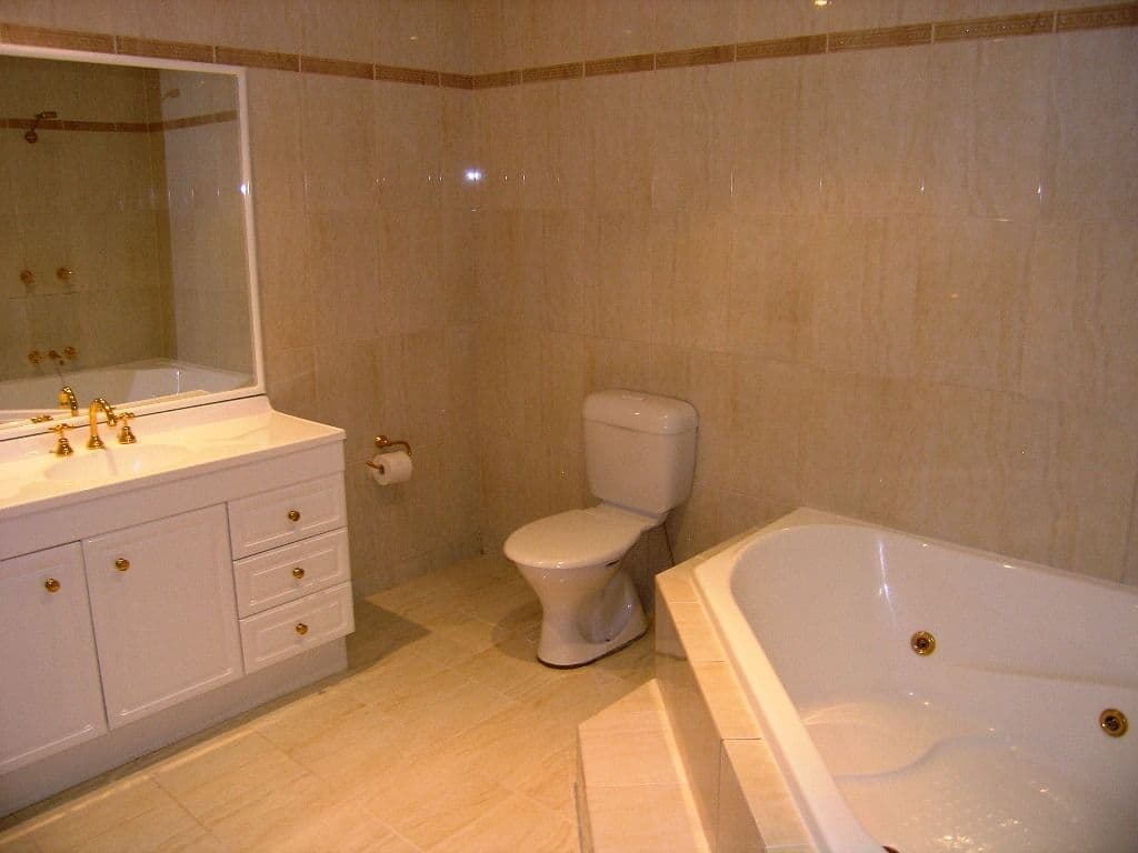 2 Adcock Avenue, WEST GOSFORD NSW 2250, West Gosford - Thumbnail 4