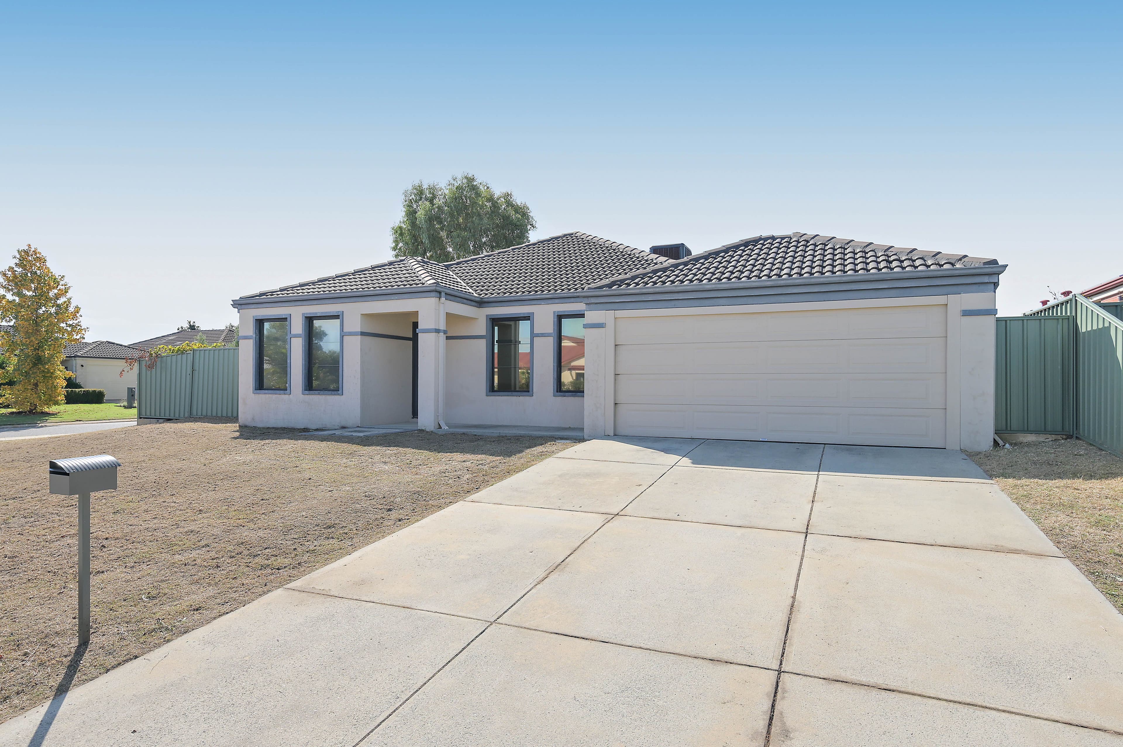 24 Excalibur Chase, Wattle Grove WA 6107, Wattle Grove - Image 1