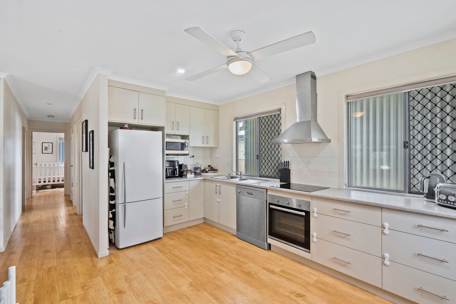 27 Scouse Street, Acacia Ridge QLD 4110, Acacia Ridge - Image 1