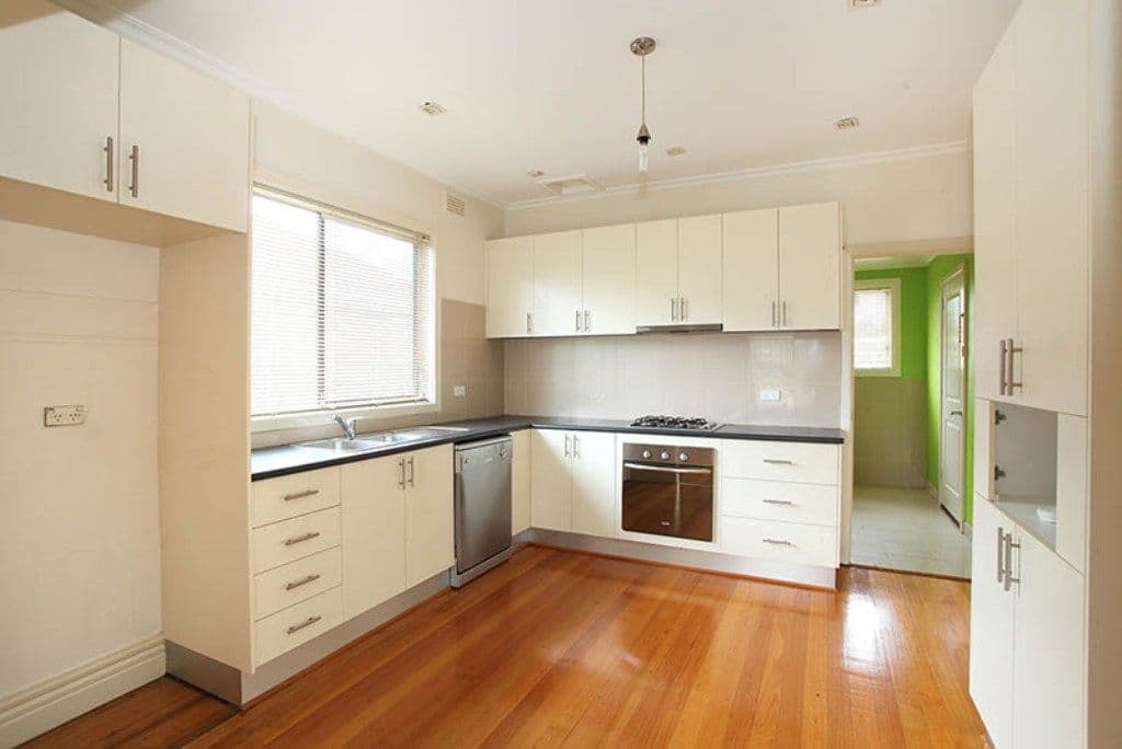 131 Taylors Road, ST ALBANS VIC 3021, St Albans - Thumbnail 4