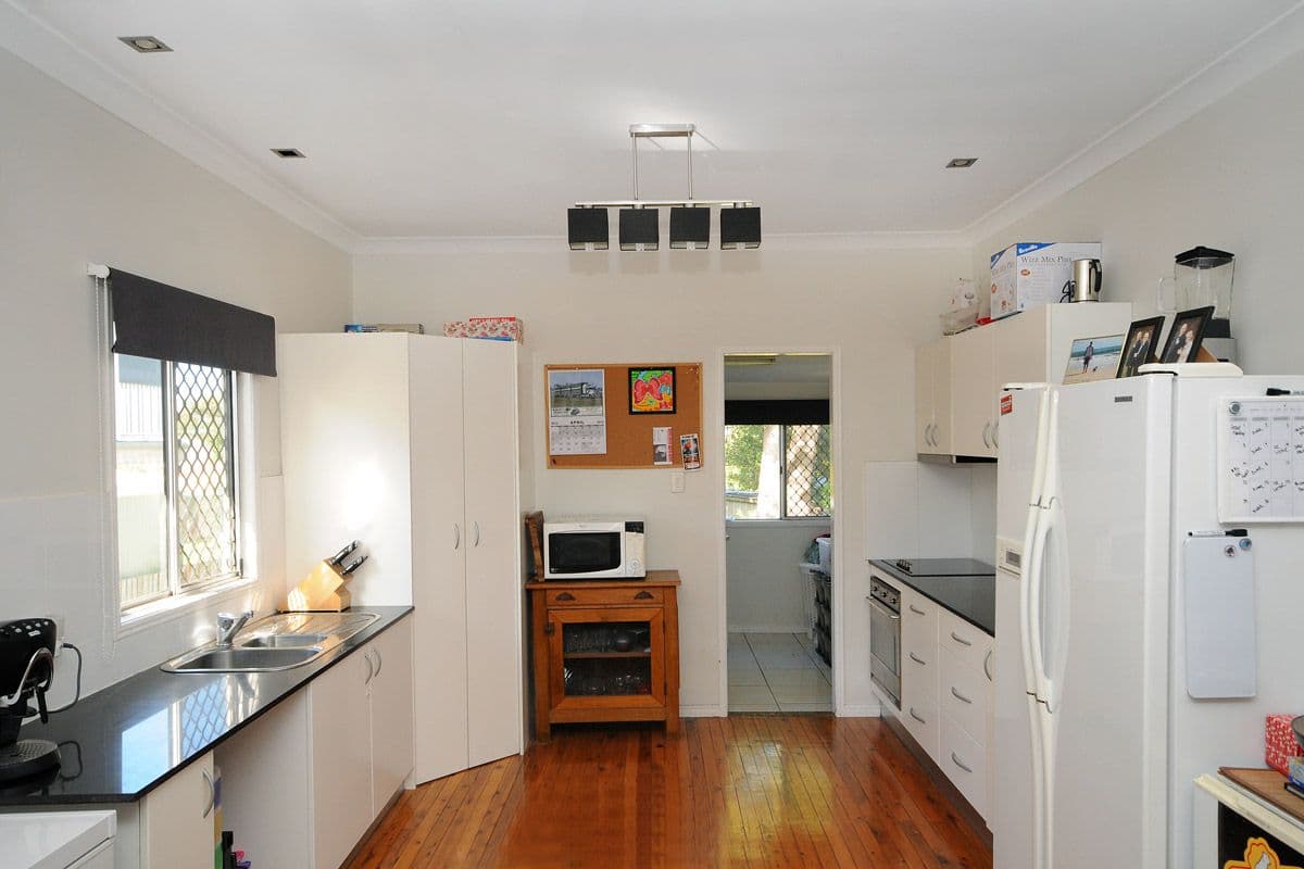 66 Alford Street, MOUNT LOFTY QLD 4350, Mount Lofty - Thumbnail 3