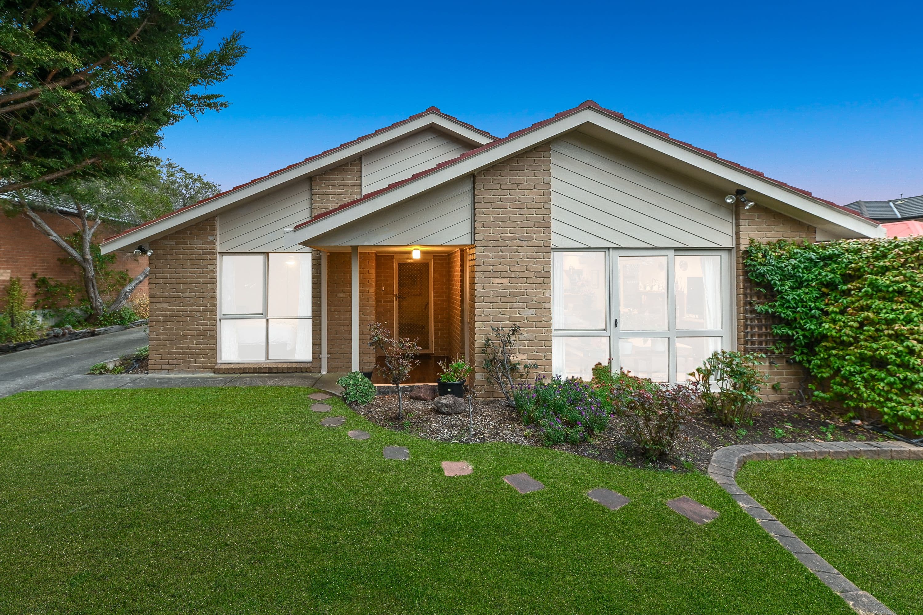 9 Wolseley Avenue, Glen Waverley VIC 3150, Glen Waverley - Thumbnail 2