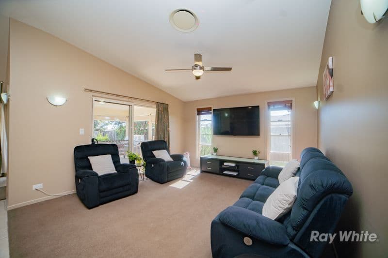 8 Clear Water Close, Grafton - Thumbnail 5